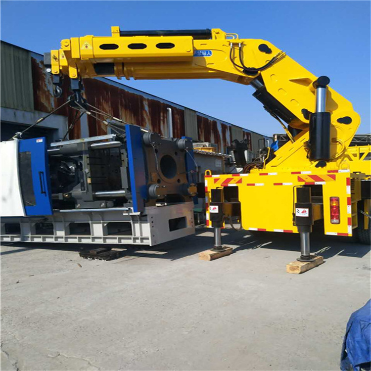 富顺 大吨位折臂吊出租费用解析：一小时租赁多少钱