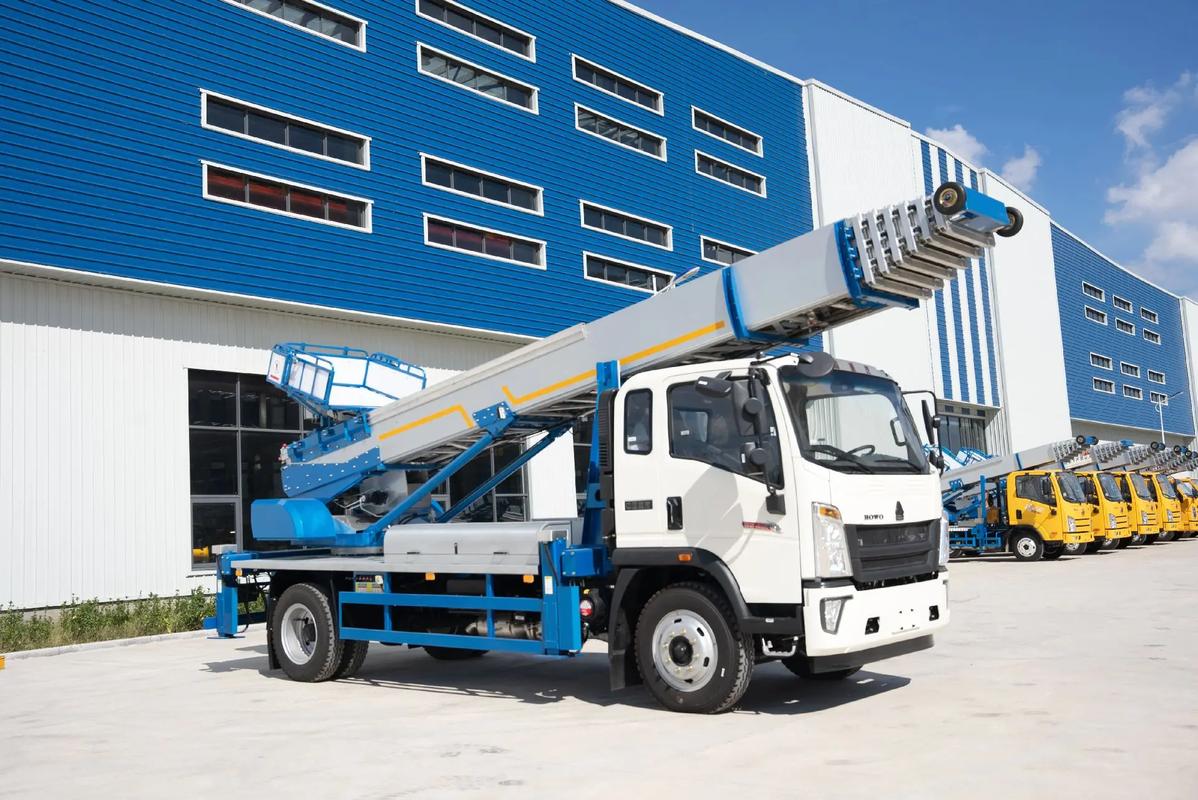 富顺出租云梯车高空作业车 建筑垃圾搬运