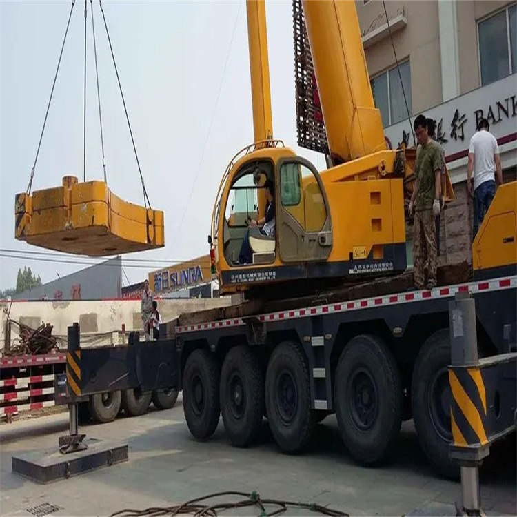 富顺当地吊车出租|机器吊装|75吨|工厂搬迁服务