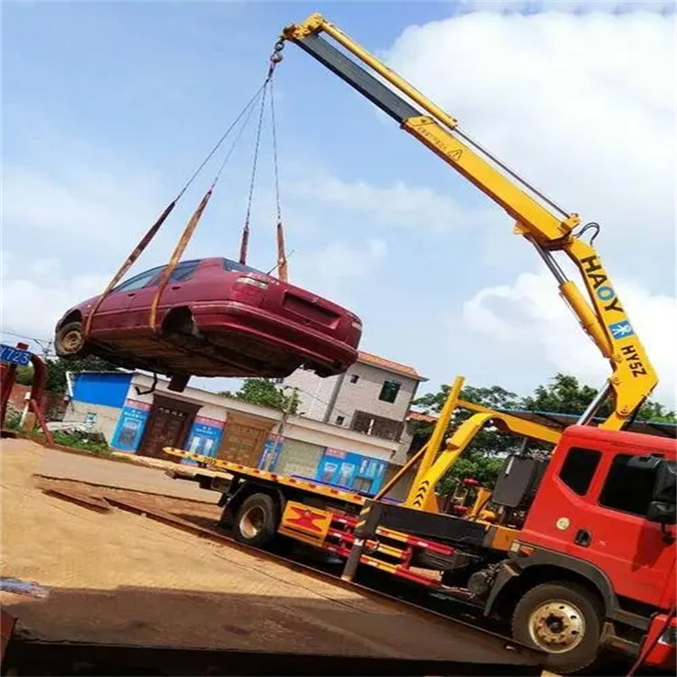 富顺吊车吊汽车的正确方法